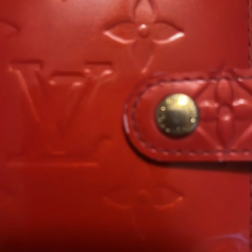 Authentic Louis Vuitton Red Patent Leather Card & Agenda Notes Holder, dust bag - Picture 13 of 14